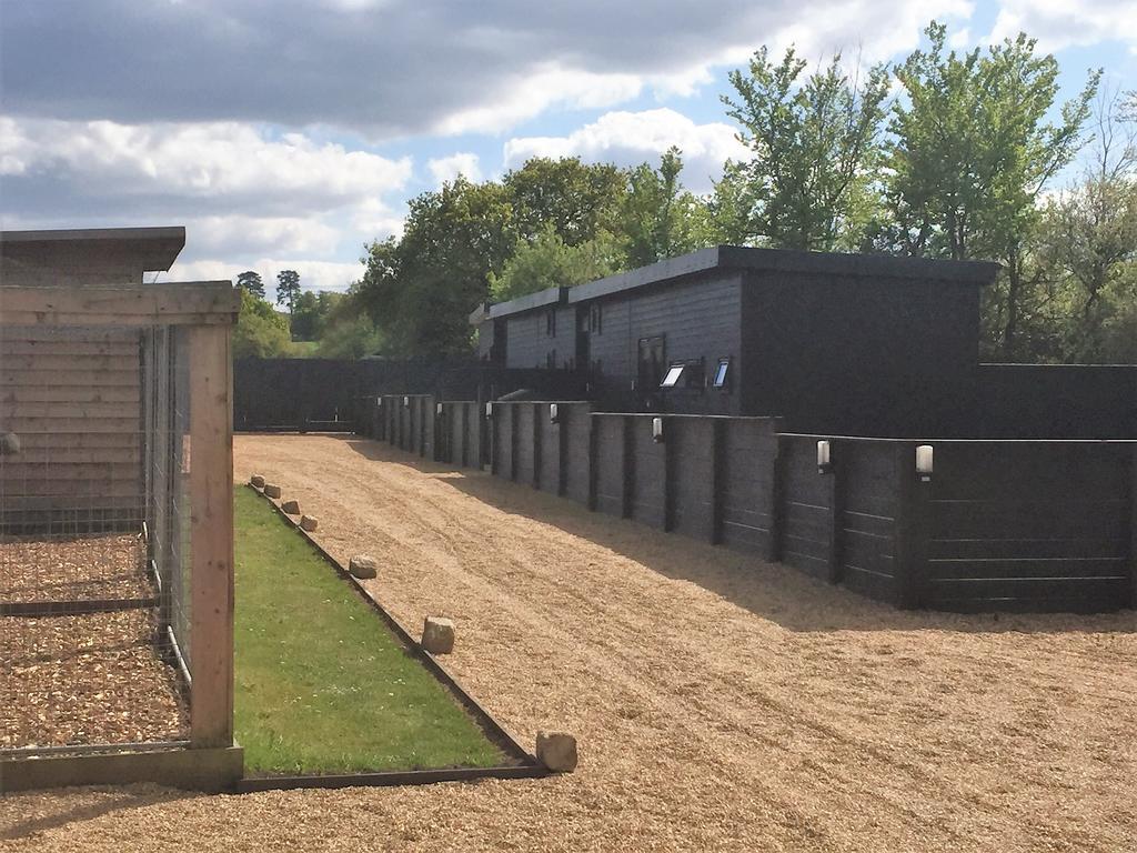Willow Court Farm The Lodge & Petting Farm, 8 Mins From Legoland & Windsor, 15 Mins From Lapland Uk Zewnętrze zdjęcie